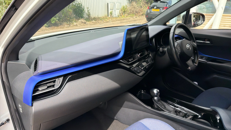 Toyota C-HR 1.8 Hybrid Dynamic 5dr CVT Hybrid Hatchback